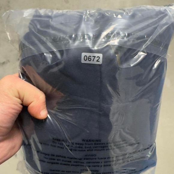 Vintage women's navy blue l.l. Bean zip up sweatshirt - Picture 6 of 6